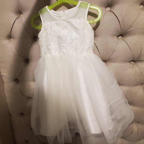 David's Bridal Flower Girl Dress, size 4 - Picture 1 of 5